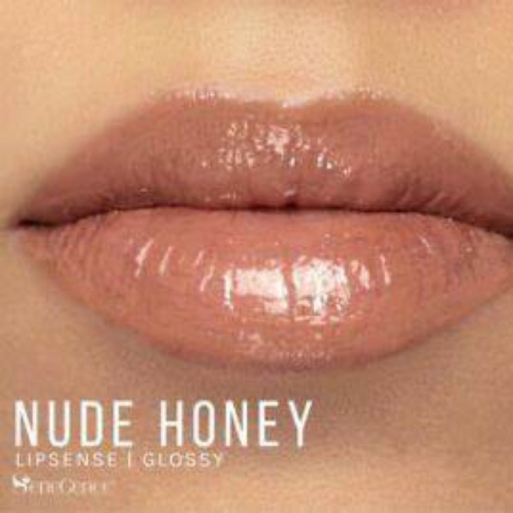 SeneGence LipSense Nude Honey matte finish.